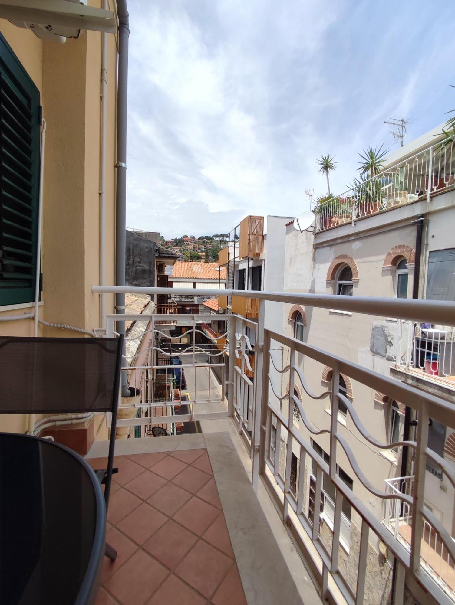 Ferienwohnung La Maison De Genevieve Aci Trezza Exterior foto